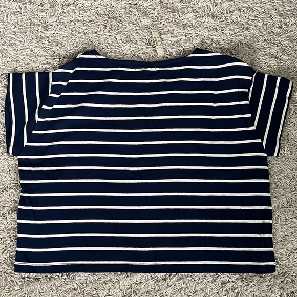NWT Madewell V-Neck Button-Front Boxy-Crop Tee - Picture 5 of 5
